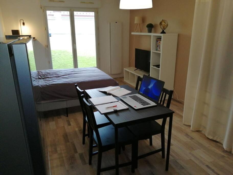 Studio 5 Min Du Centre Et De La Gare Ивто Екстериор снимка
